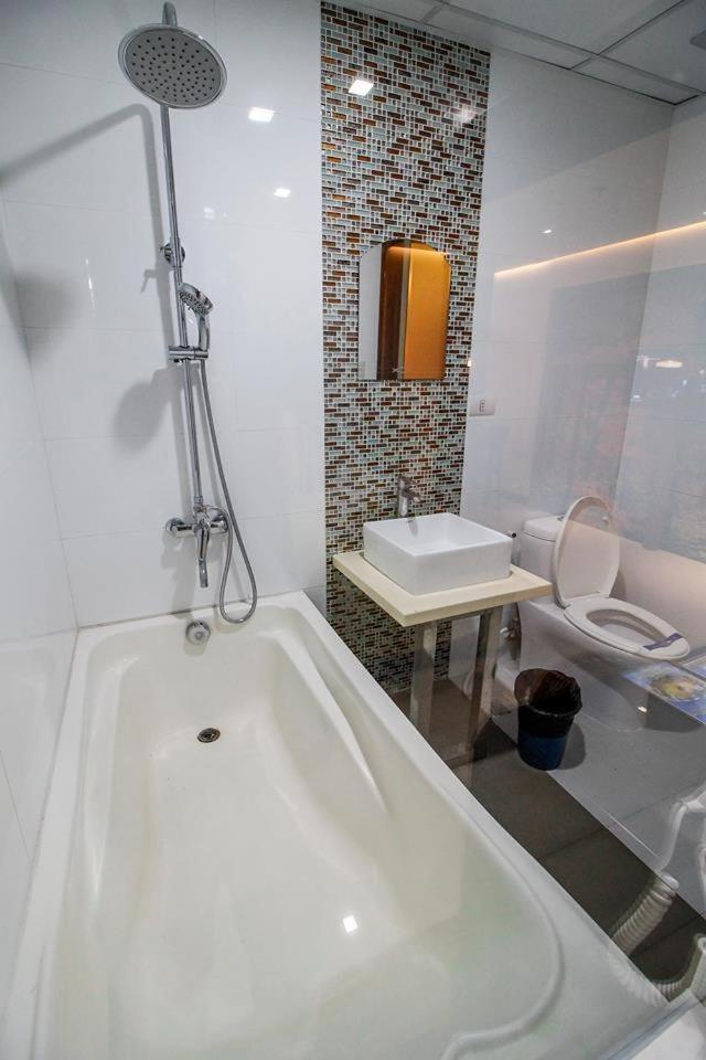 Hotel Dreamworld Araneta Cubao Kültér fotó