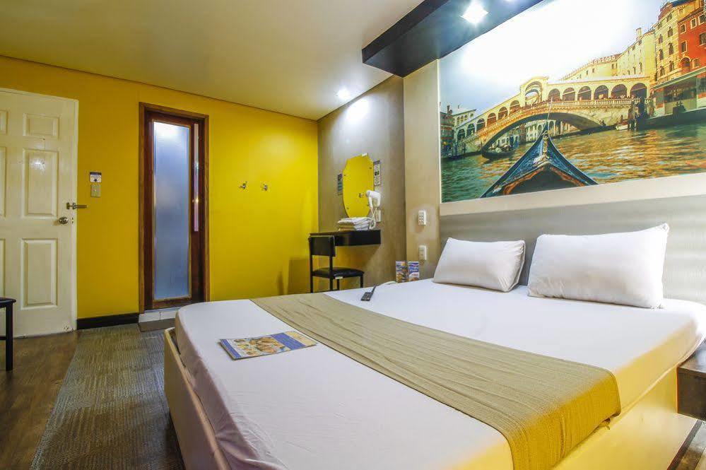 Hotel Dreamworld Araneta Cubao Kültér fotó